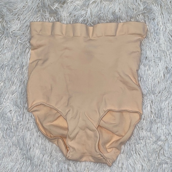 NWOB SKIMS SEAMLESS SCULPT MID WAIST BRIEF - Picture 2 of 4